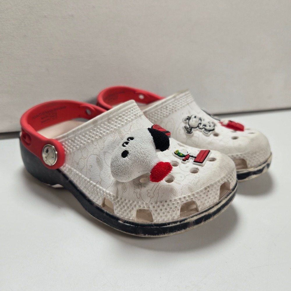 Crocs Peanuts Snoopy Clogs Kids Size 10 White Red Black Jibbitz Charms Shoes